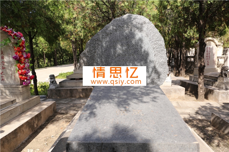 龙泉公墓墓型1